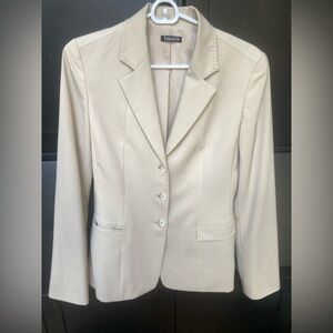Gorgeous beige tan Tahari blazer | size 6 | 3 button | single breasted